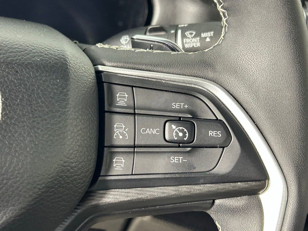 Used 2024 Jeep Grand Cherokee L Laredo image 29