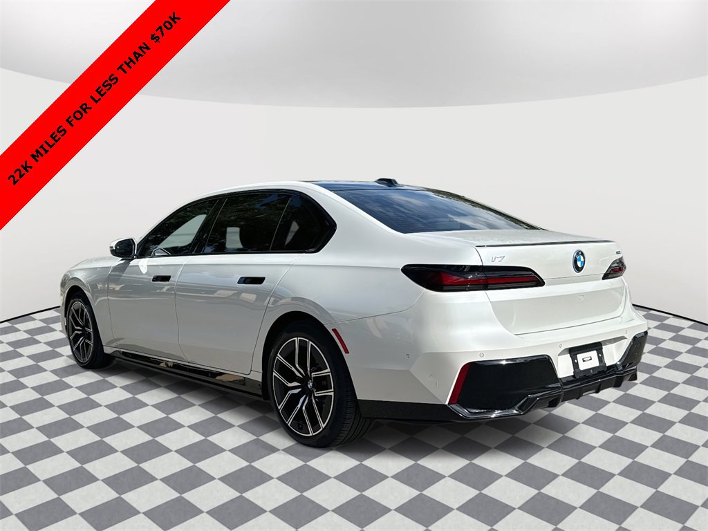 Used 2023 BMW i7 xDrive60 image 3