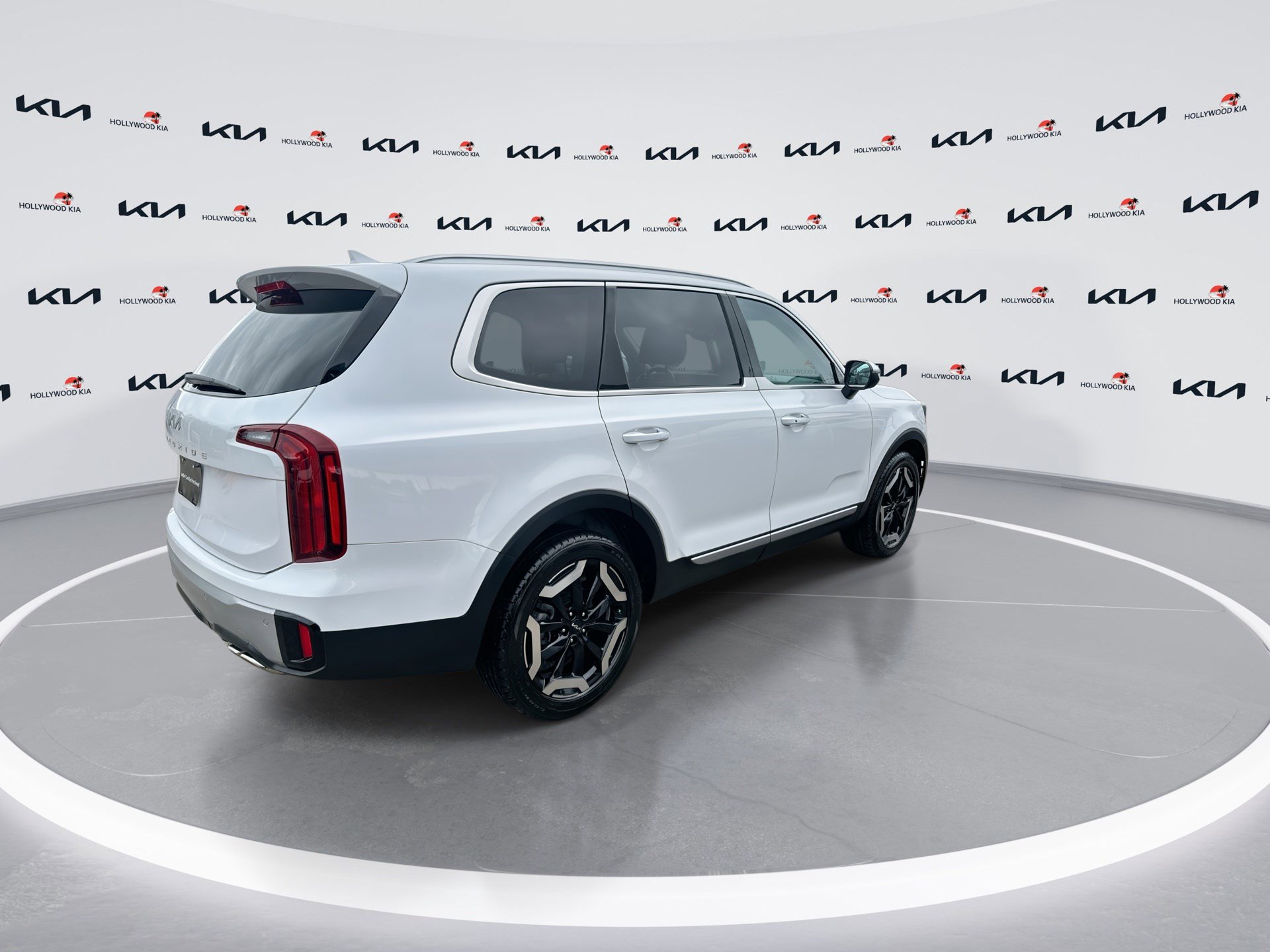 Used 2023 Kia Telluride S image 8