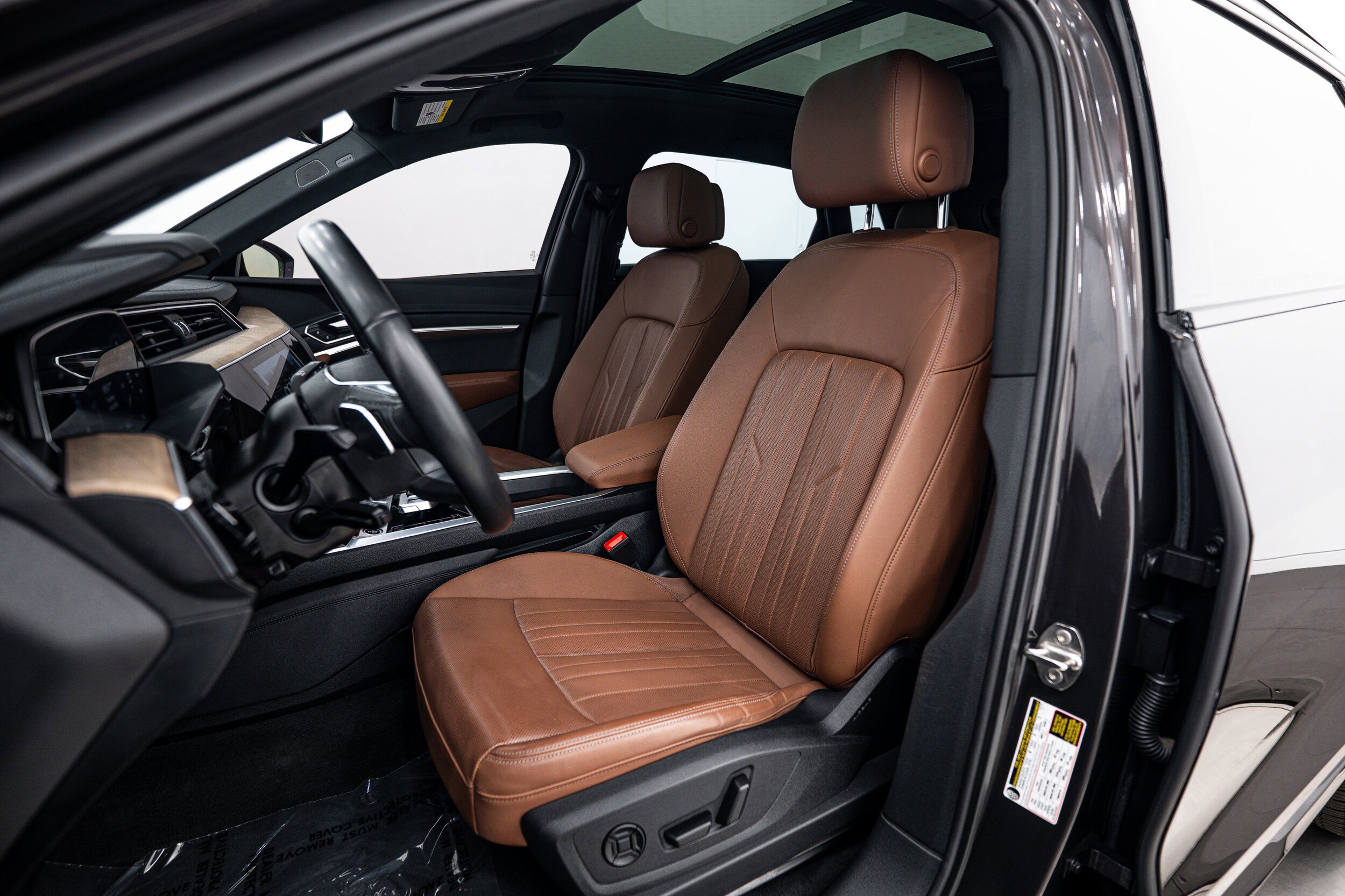 Certified 2024 Audi Q8 e-tron Premium Plus w/ Premium Plus Package AWD/4WD image 13