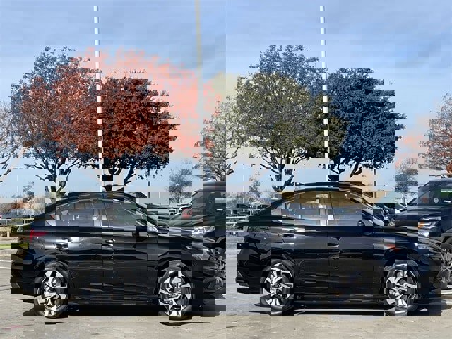 Used 2023 Subaru Legacy Premium image 3