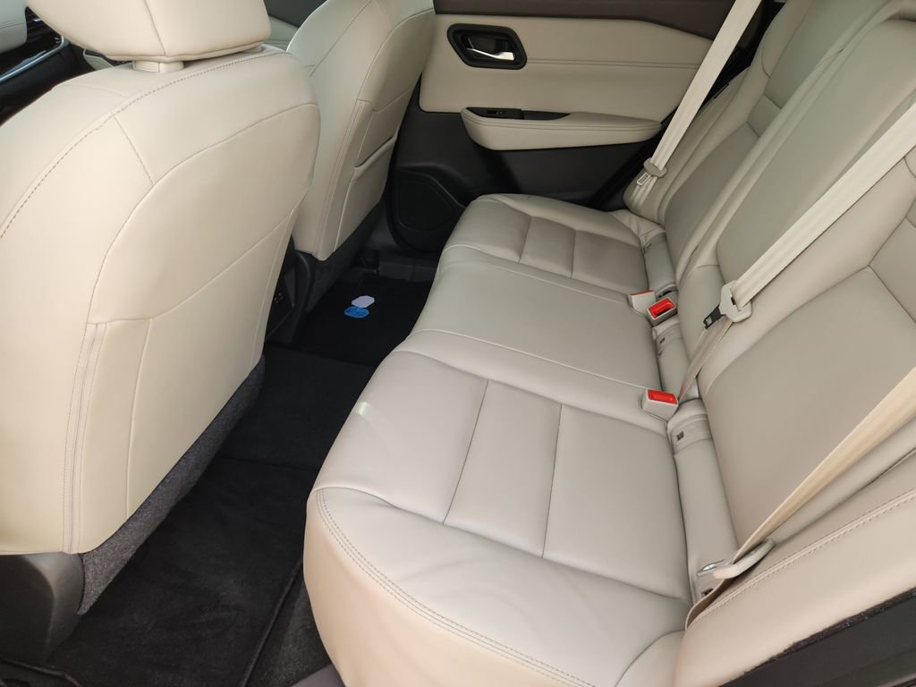 Used 2023 Nissan Rogue SL w/ SL Premium Package image 29