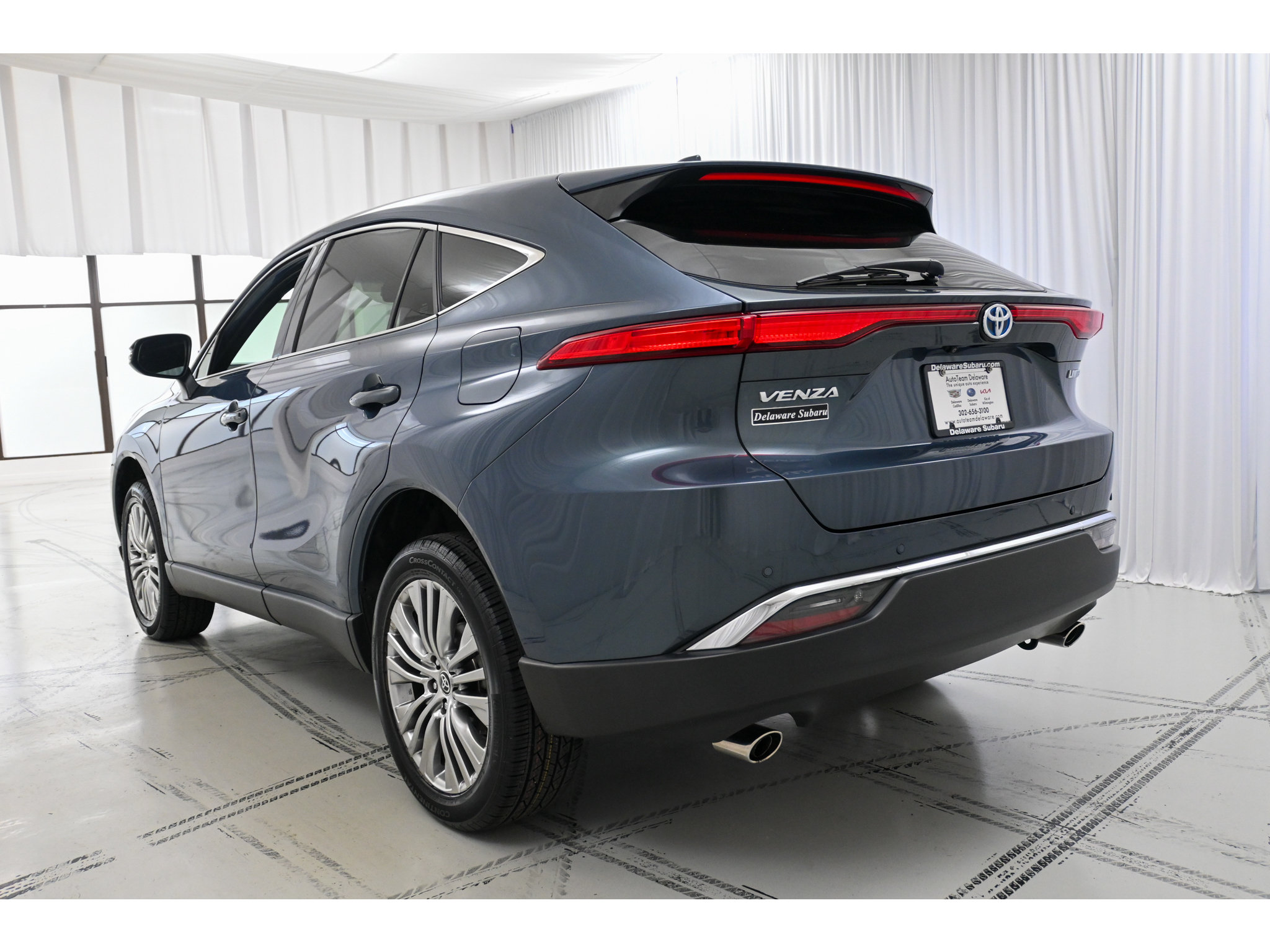 Used 2023 Toyota Venza Limited AWD/4WD image 5