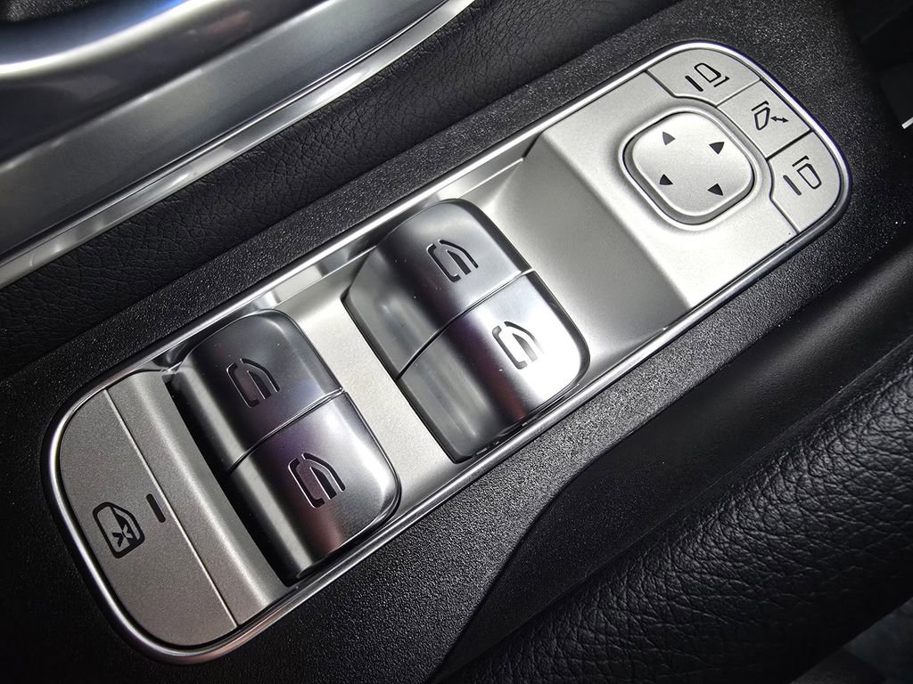 Certified 2025 Mercedes-Benz GLS 450 4MATIC image 29