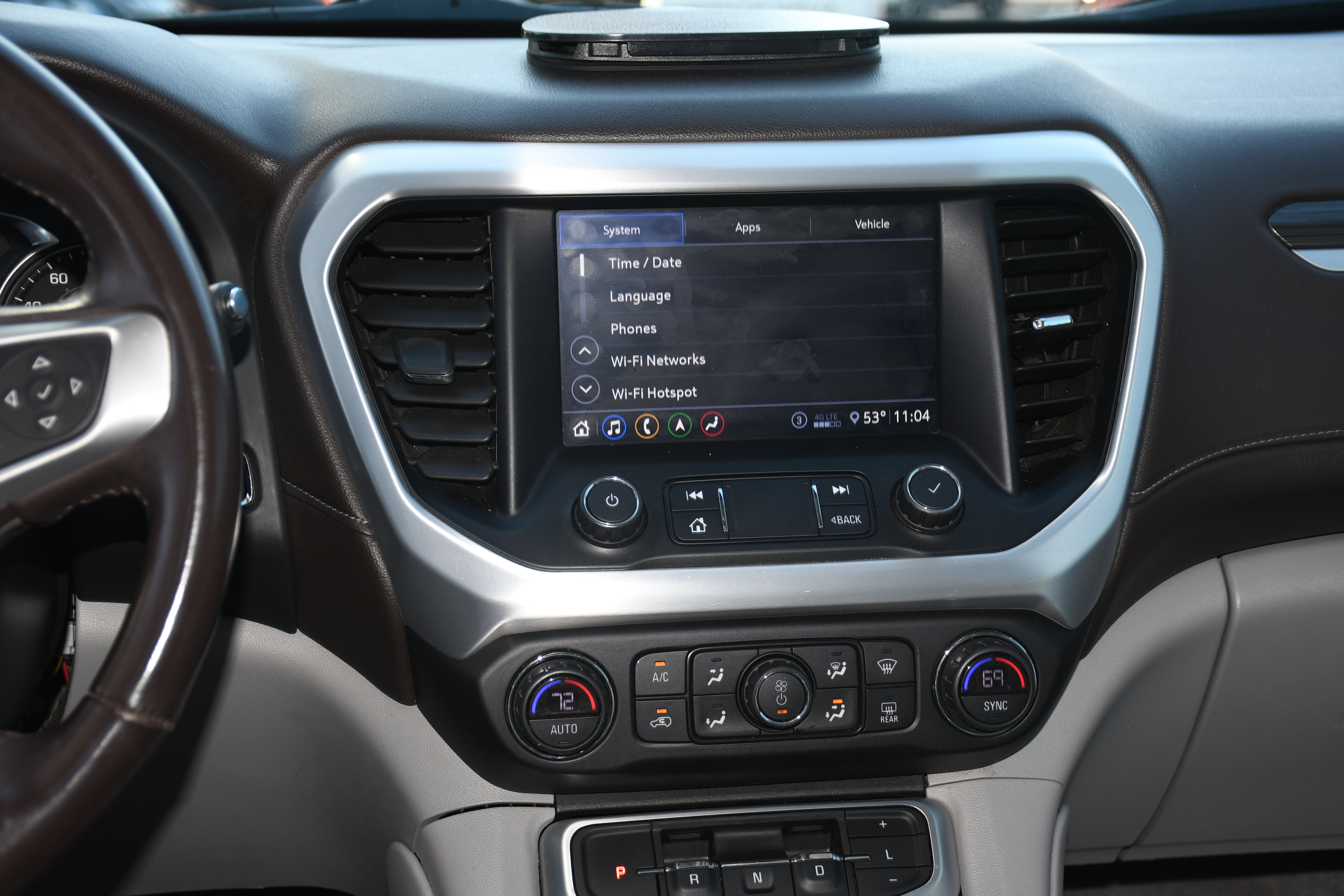 Used 2020 GMC Acadia SLT w/ Premium Package image 19