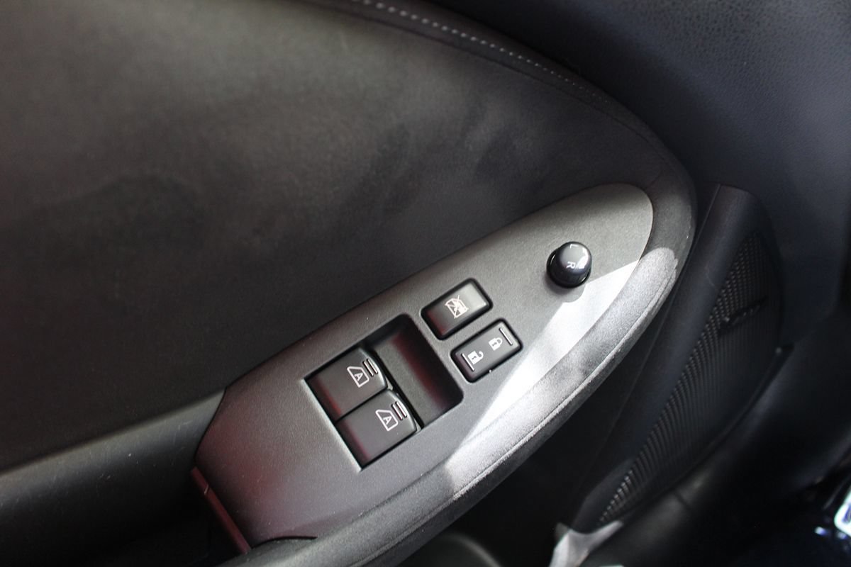 Used 2019 Nissan 370Z Touring Sport RWD image 8