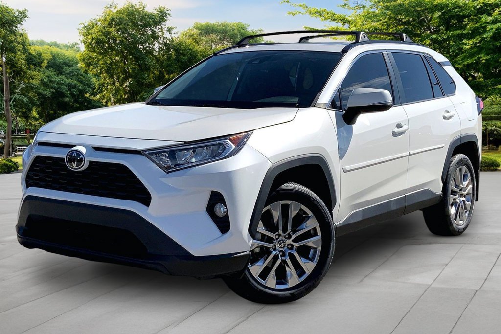 Used 2021 Toyota RAV4 XLE Premium FWD image 1