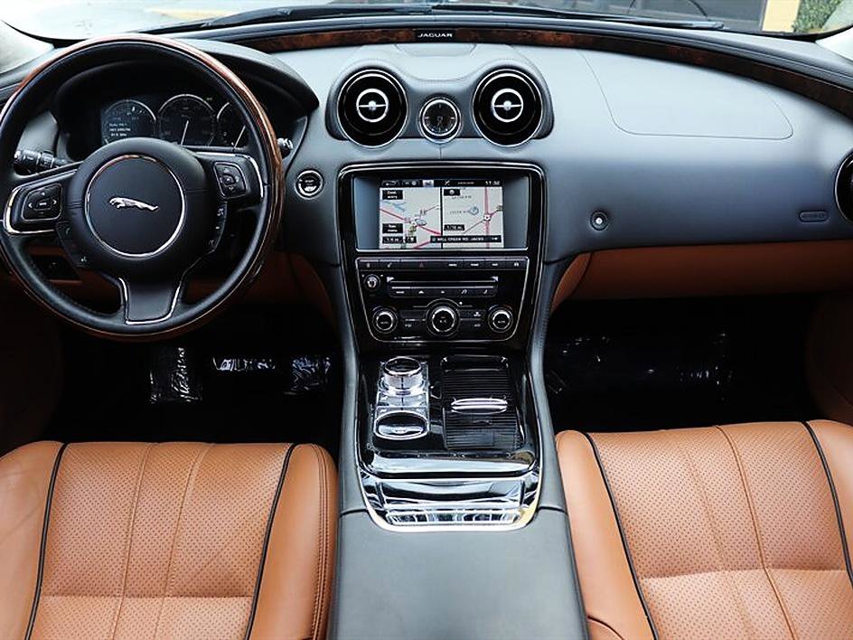 Used 2015 Jaguar XJ L Portfolio AWD/4WD image 30