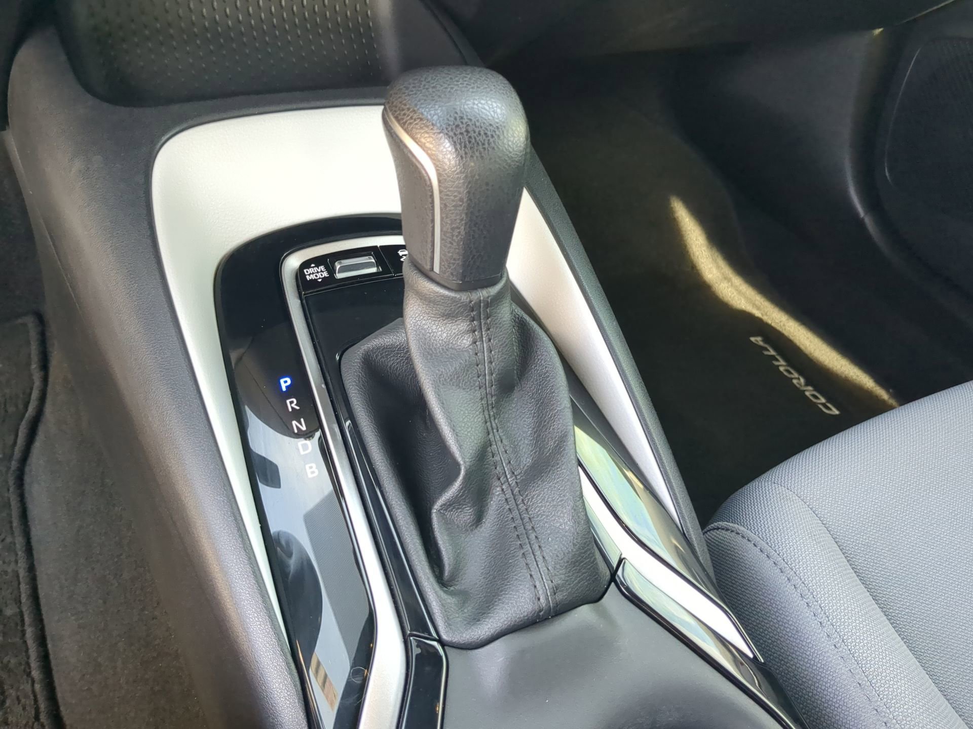 Used 2024 Toyota Corolla SE FWD image 25