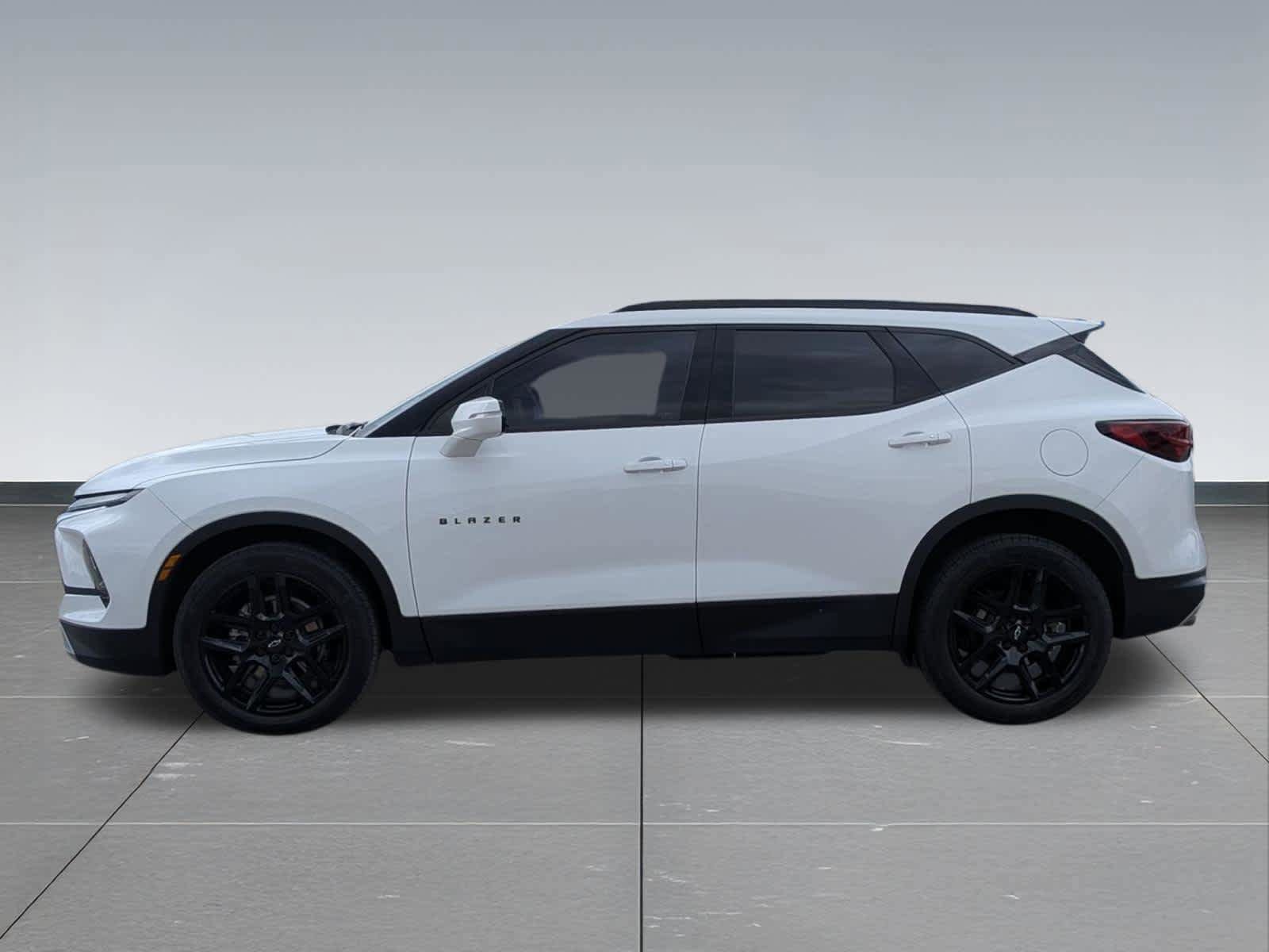 Used 2023 Chevrolet Blazer LT AWD/4WD image 3