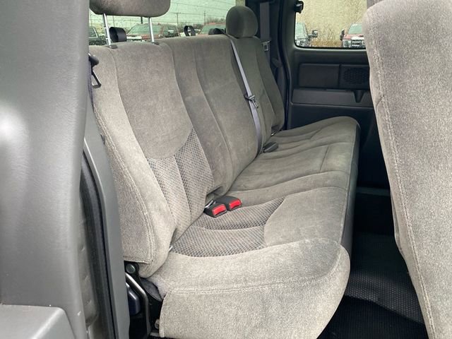 Used 2006 Chevrolet Silverado 2500 LS w/ Snow Plow Prep Package image 19