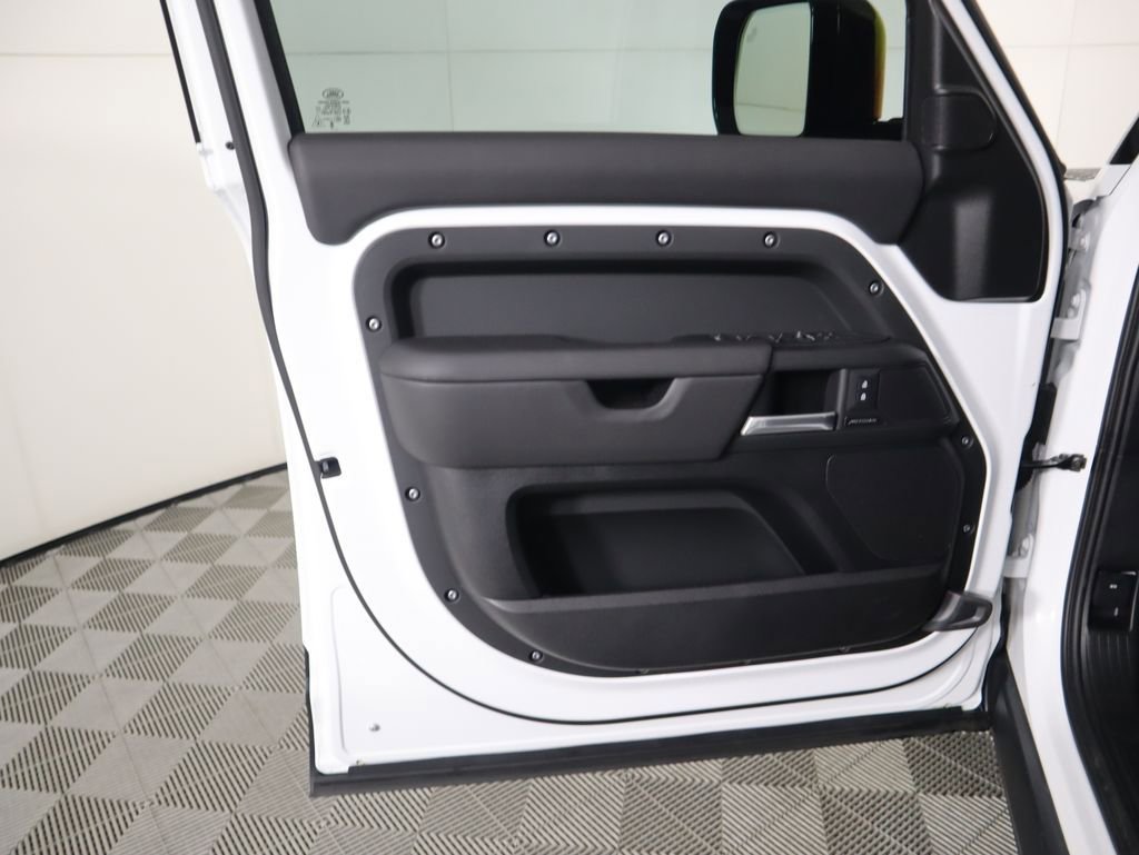 New 2025 Land Rover Defender 110 S AWD/4WD image 26