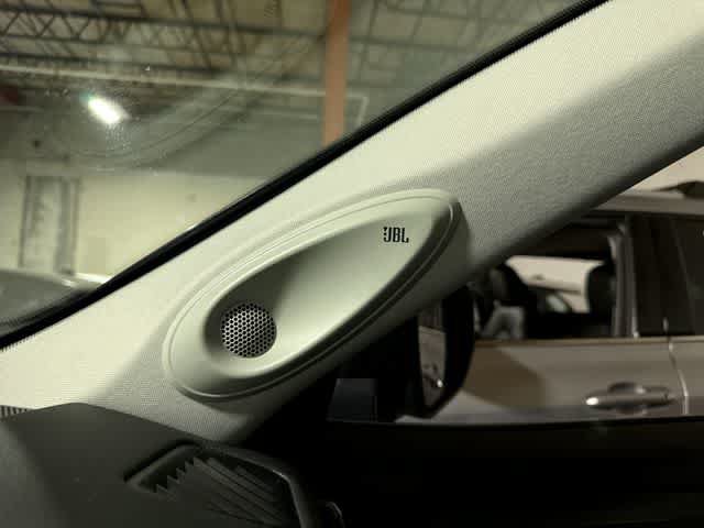 Used 2022 Toyota Highlander XLE AWD/4WD image 36