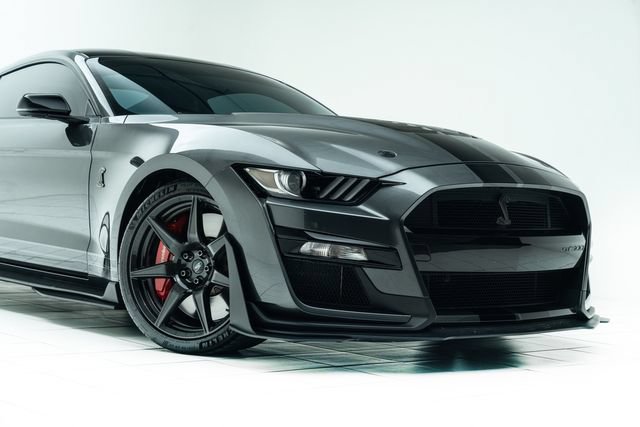 Used 2020 Ford Mustang Shelby GT500 w/ Carbon Fiber Track Pack RWD image 4
