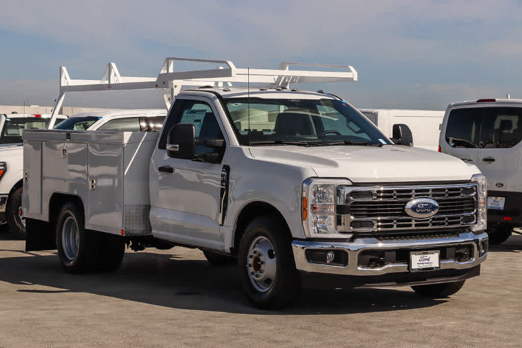 New 2026 Ford F350 XL w/ XL Chrome Package RWD image 1