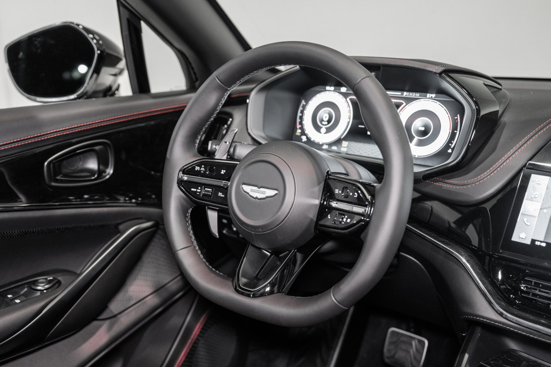 New 2026 Aston Martin DBX 707 image 25