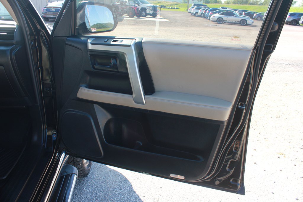 Used 2010 Toyota 4Runner Limited RWD image 33