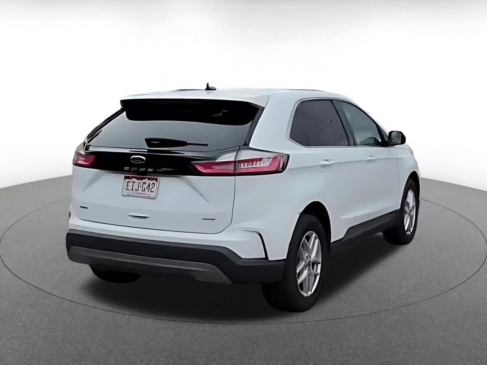 Used 2024 Ford Edge SEL AWD/4WD image 13
