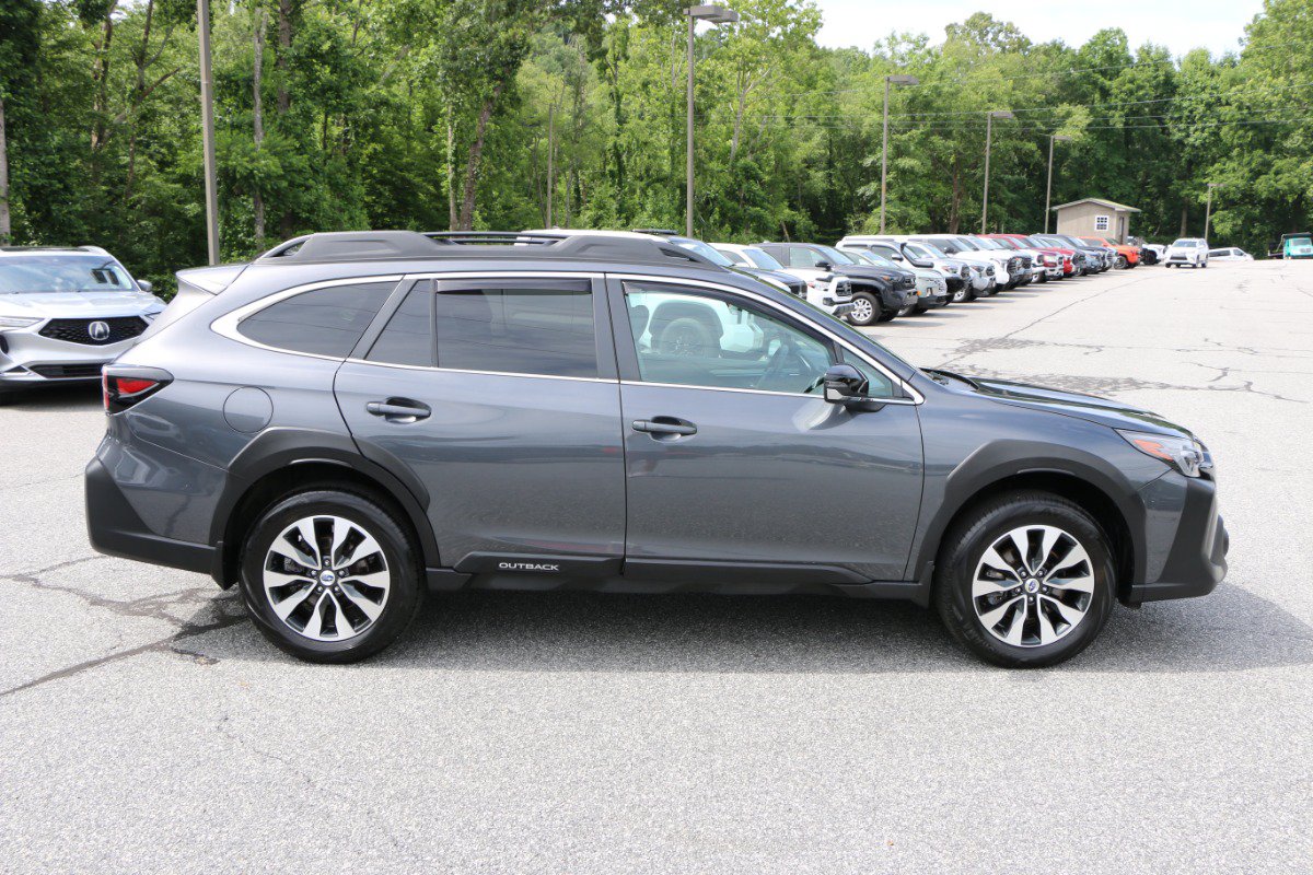 Used 2024 Subaru Outback Limited AWD/4WD image 9