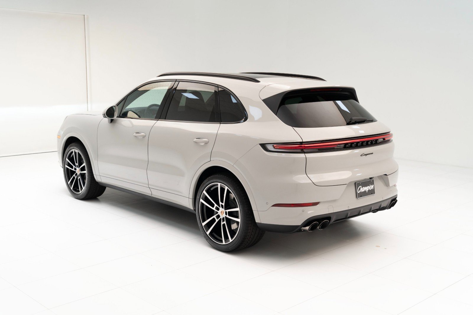 New 2025 Porsche Cayenne image 3