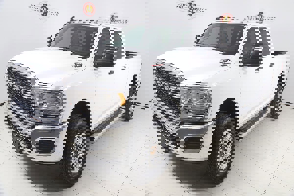 Used 2023 RAM 3500 Tradesman w/ Chrome Appearance Group image 19