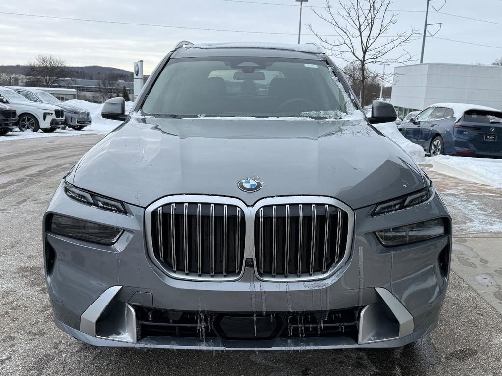 Used 2024 BMW X7 xDrive40i w/ Executive Package image 8