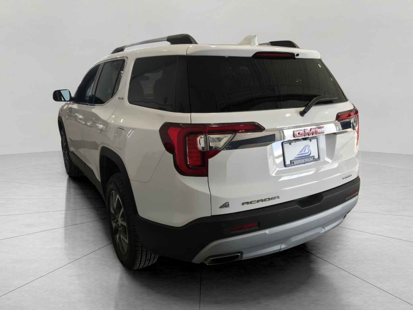 Certified 2023 GMC Acadia SLE w/ Driver Convenience Package image 23