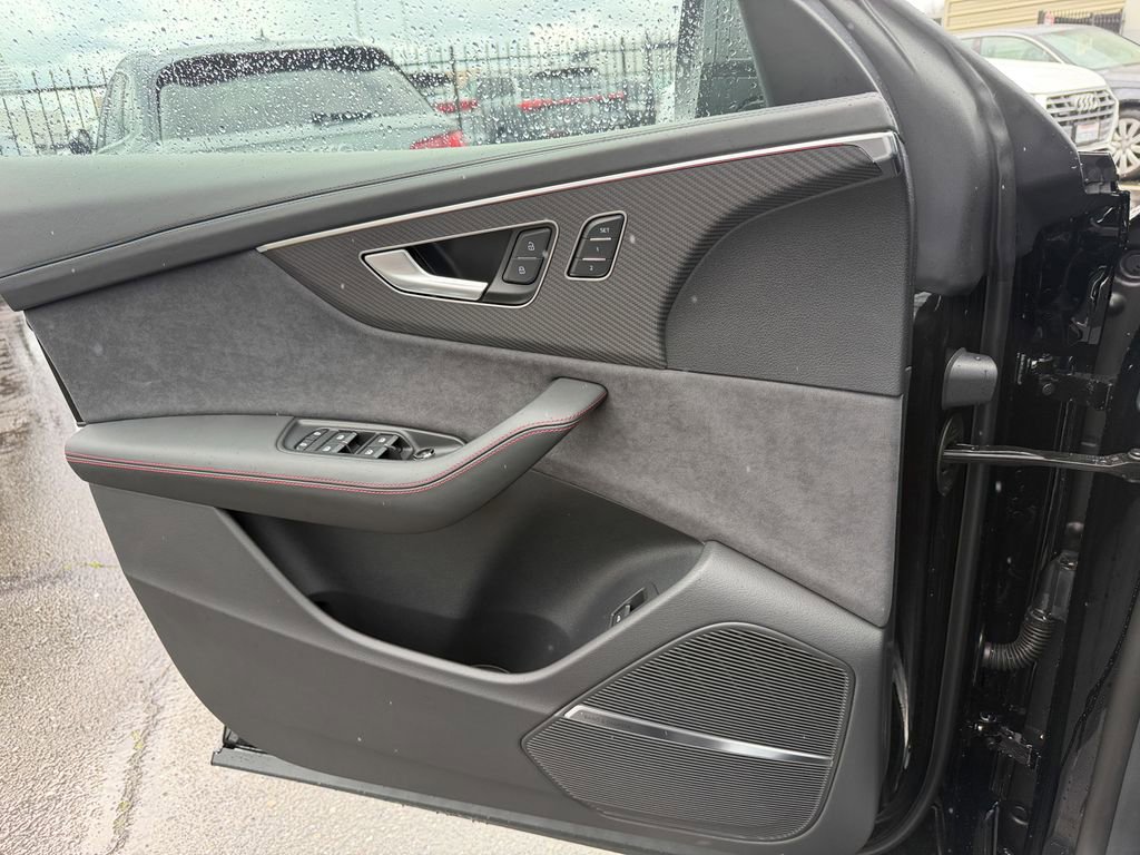 New 2026 Audi SQ8 Prestige image 13