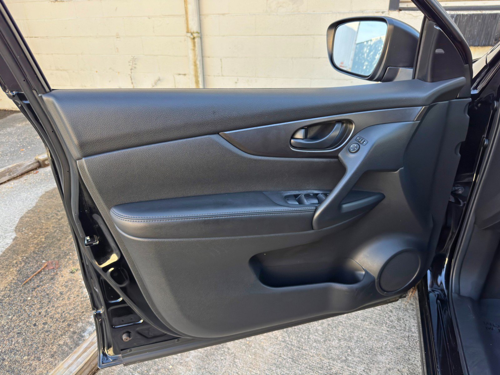 Used 2021 Nissan Rogue Sport S FWD image 35