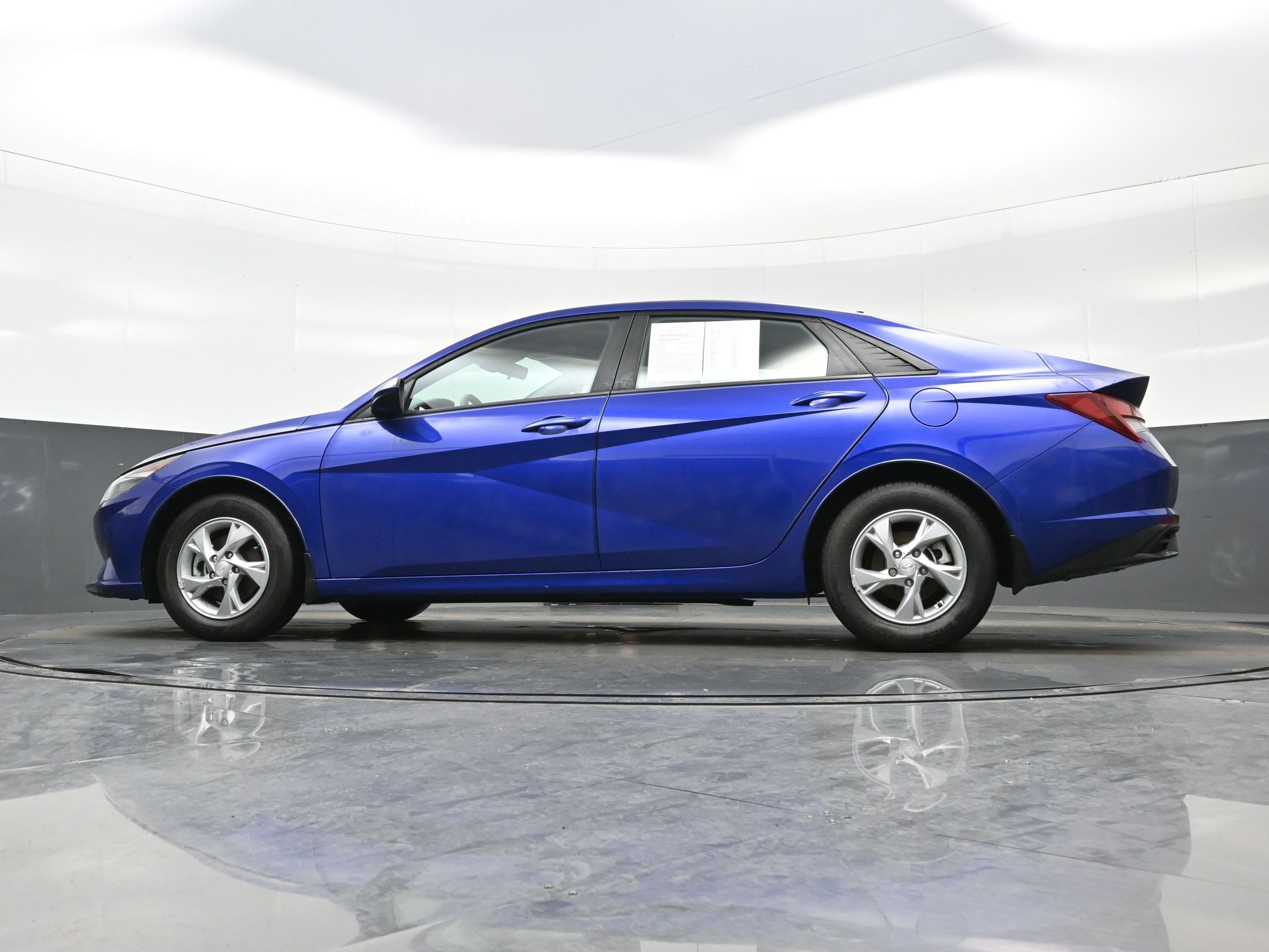 Used 2023 Hyundai Elantra SE image 25