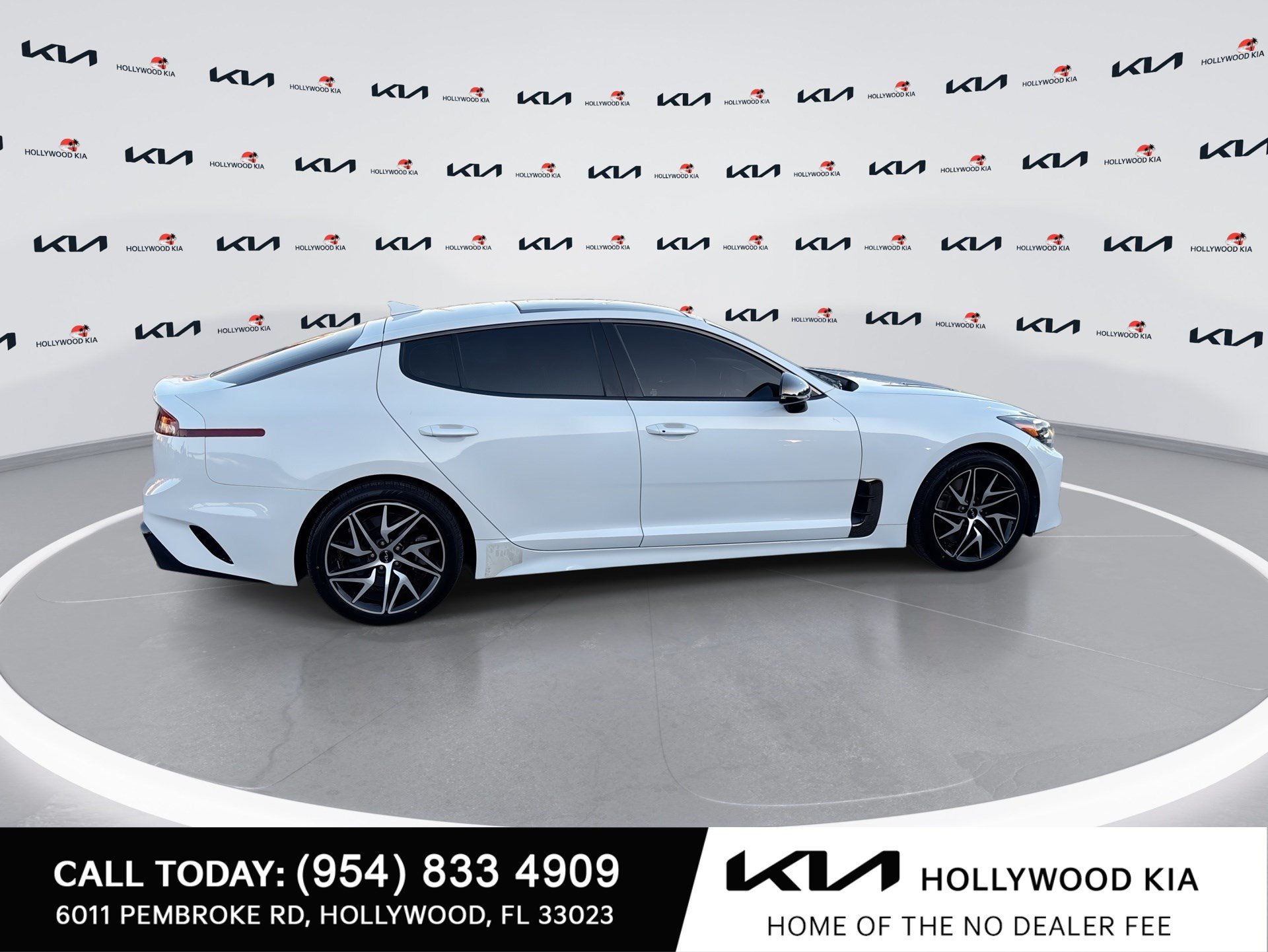 Used 2022 Kia Stinger GT-Line w/ Sun & Sound Package RWD image 9