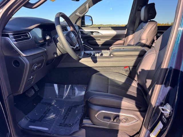 New 2027 Jeep Grand Wagoneer Overland AWD/4WD image 12