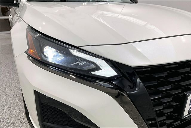 Used 2023 Nissan Altima 2.5 SR image 32