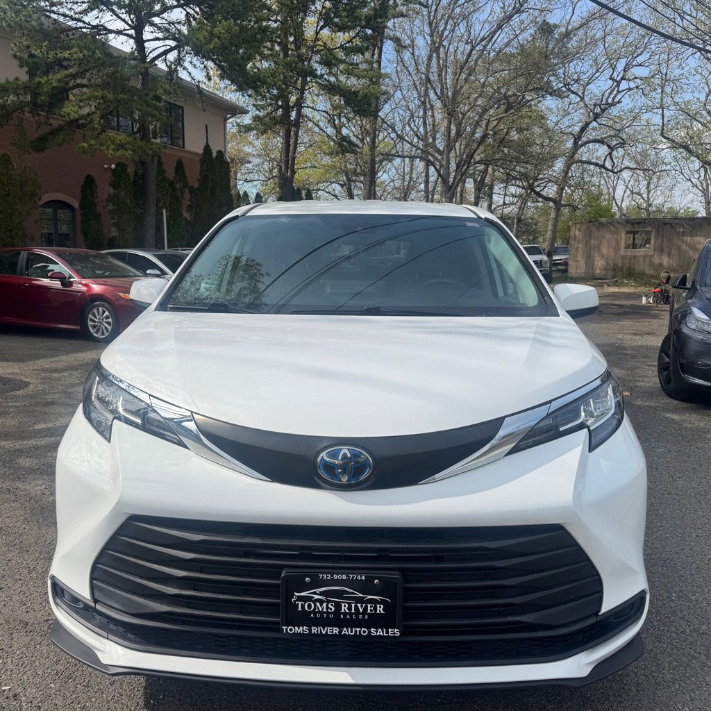 Used 2022 Toyota Sienna LE FWD image 8