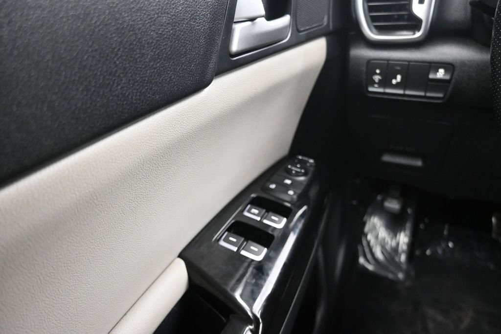 Used 2019 Kia Sportage EX w/ EX Sport Appearance Package FWD image 16