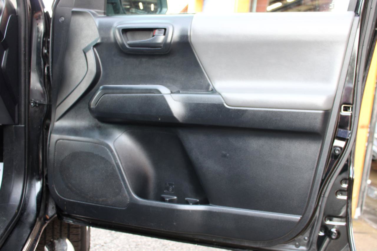 Used 2019 Toyota Tacoma SR image 40