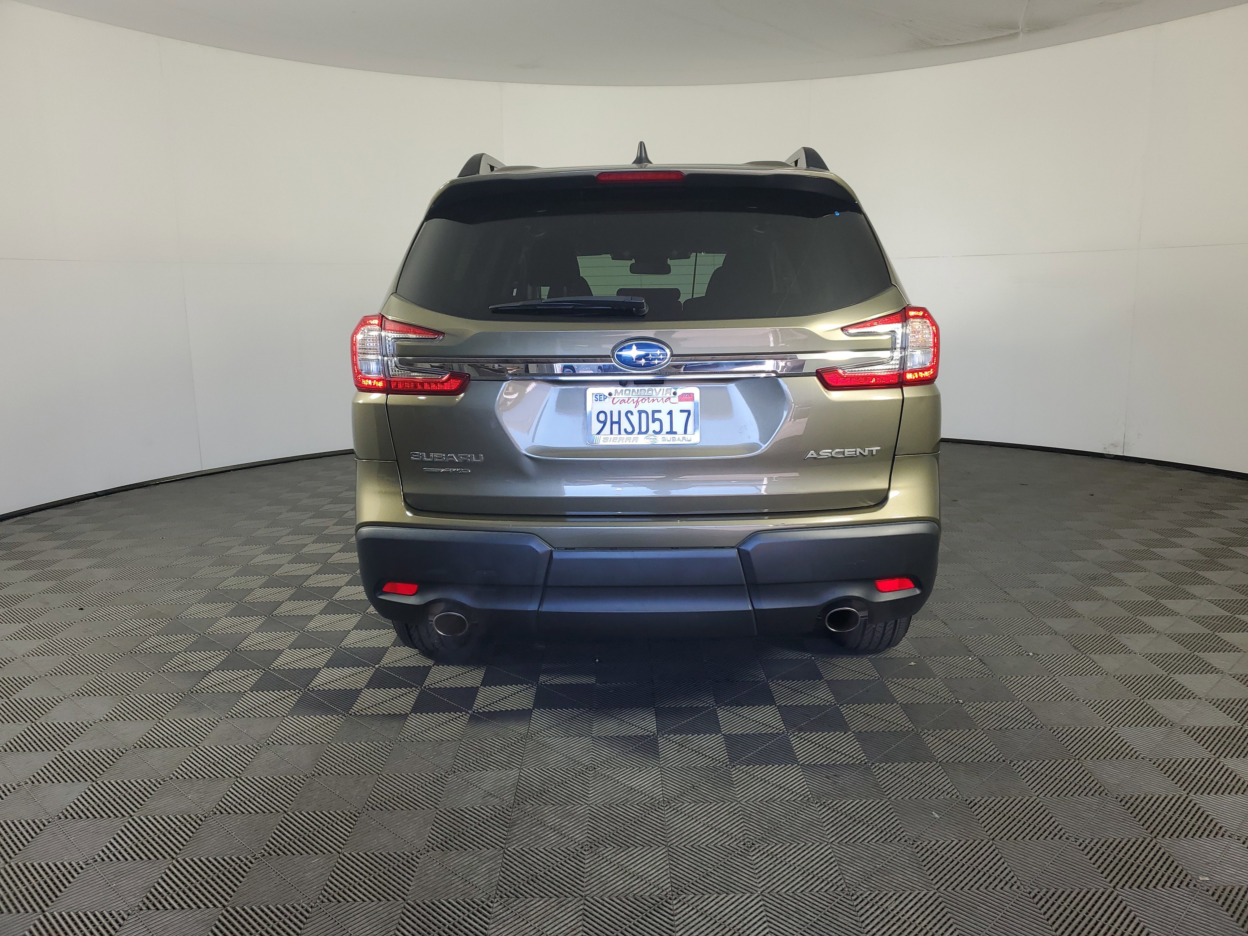 Used 2023 Subaru Ascent Premium image 5