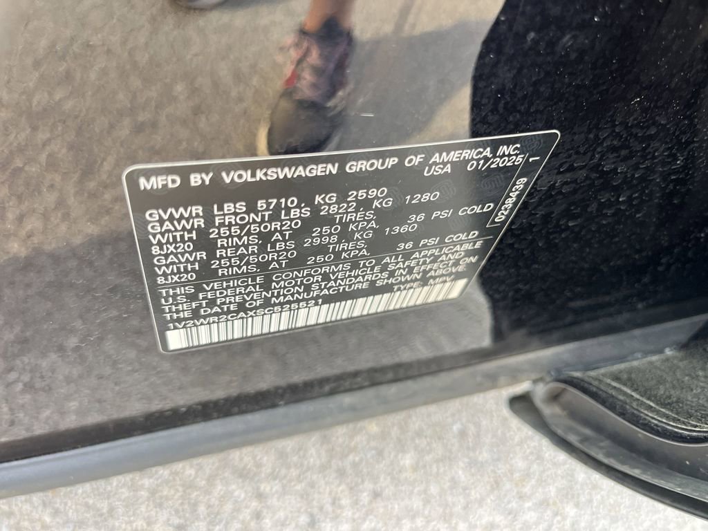 Used 2025 Volkswagen Atlas SE image 36