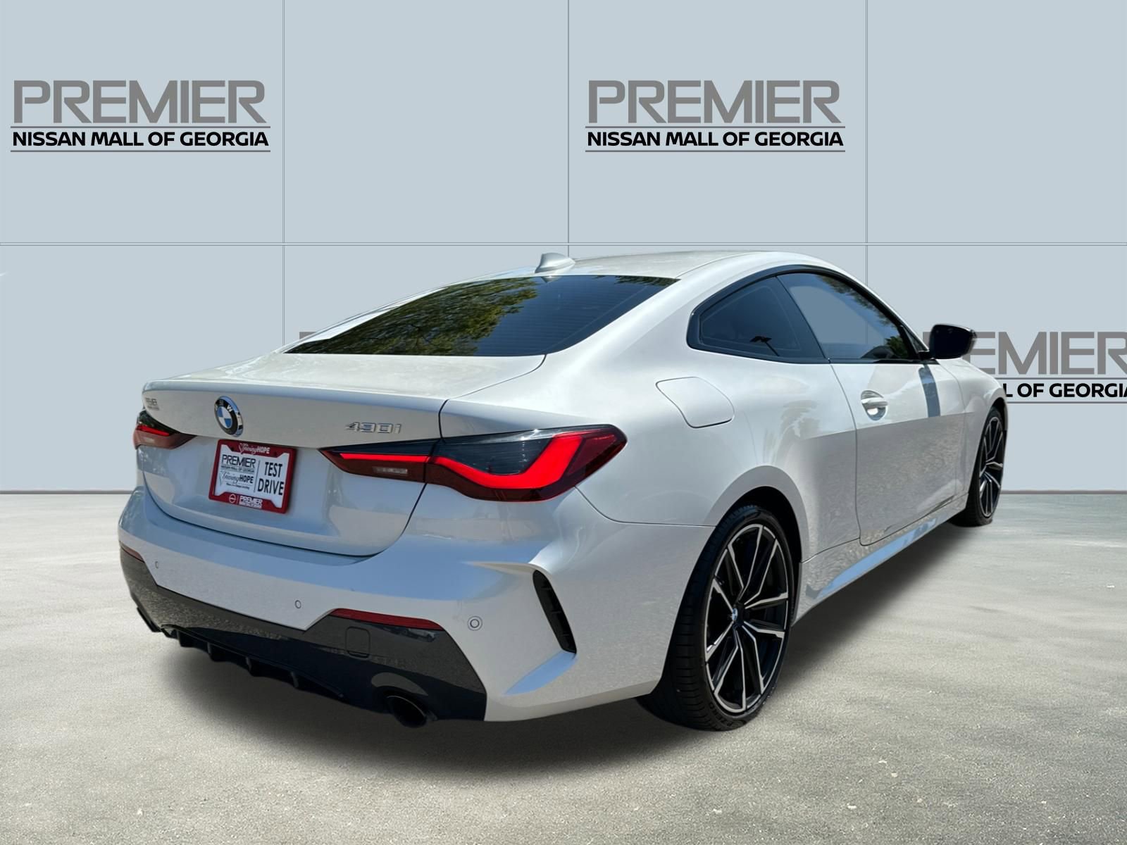 Used 2021 BMW 430i Coupe w/ M Sport Package image 4