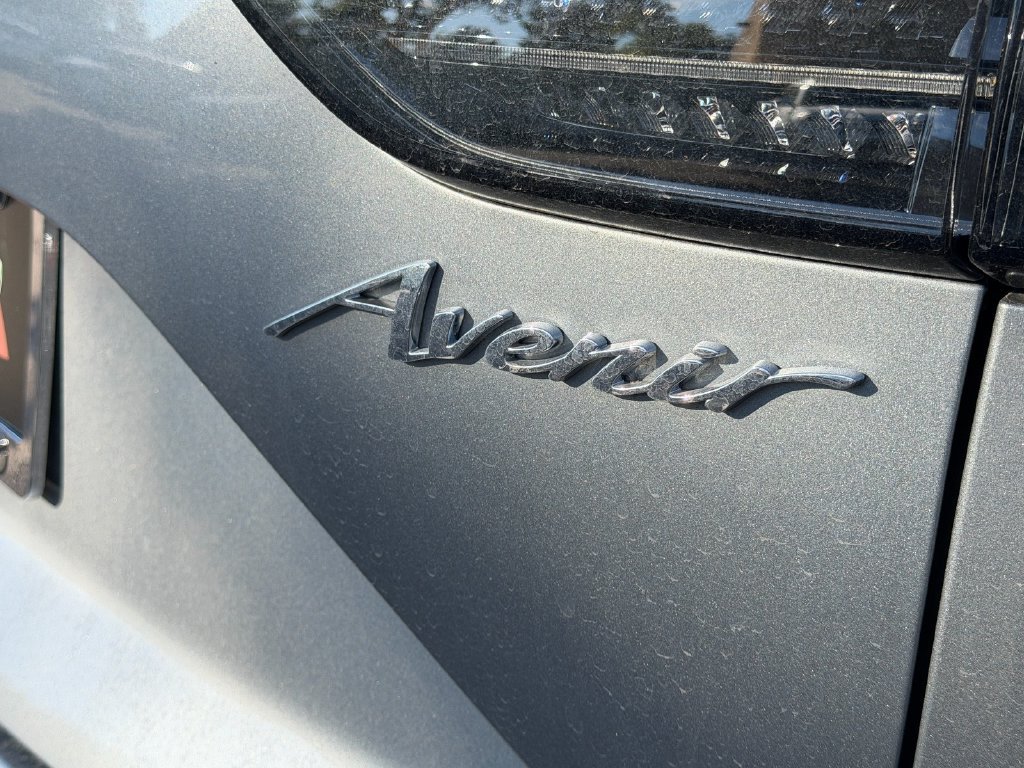 Used 2025 Buick Envision Avenir AWD/4WD image 9