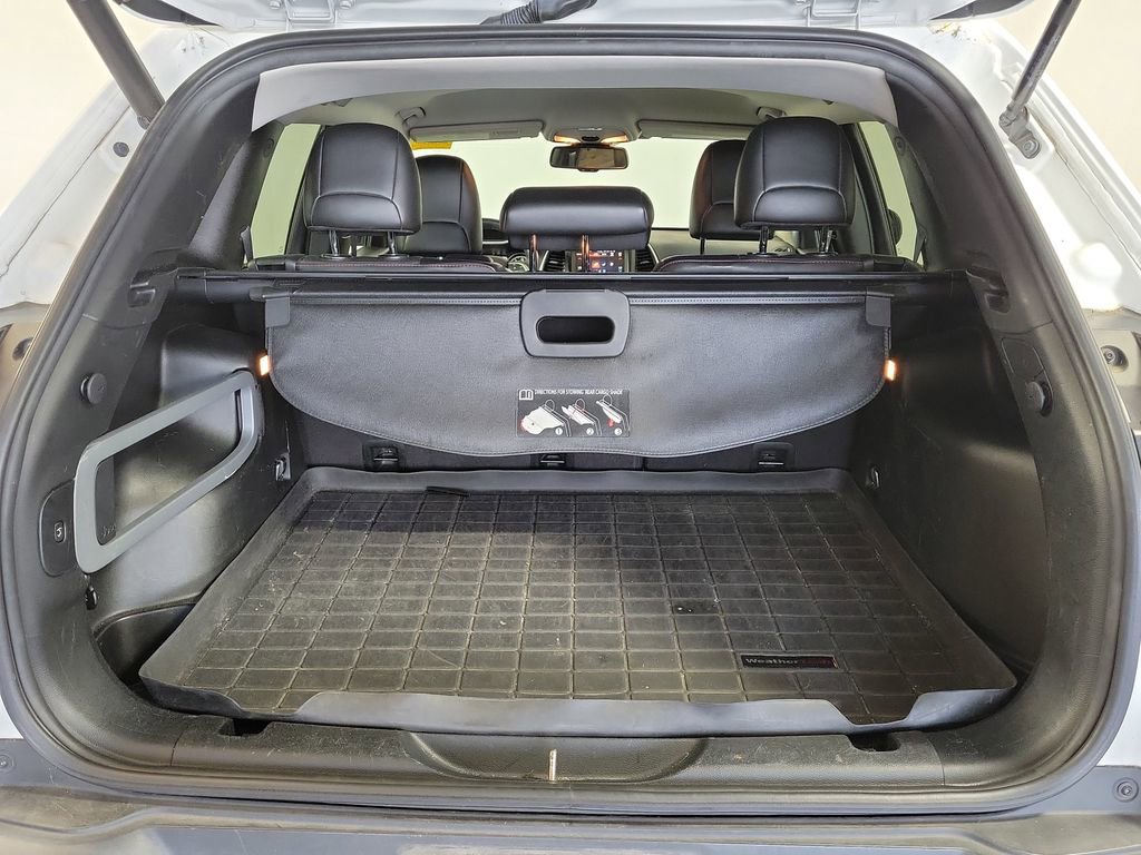 Used 2017 Jeep Cherokee Trailhawk AWD/4WD image 24