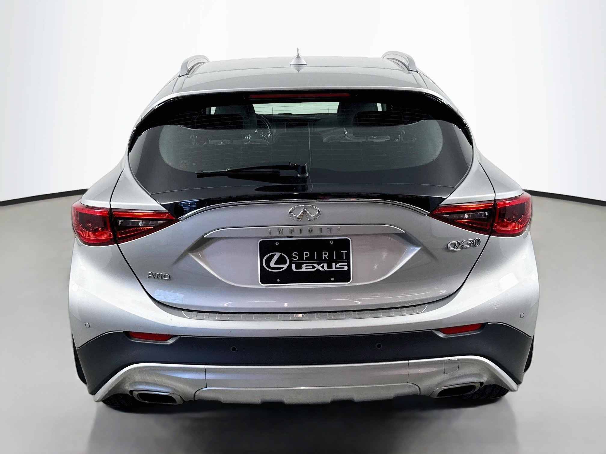 Used 2018 INFINITI QX30 AWD image 6