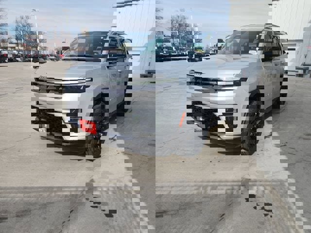 New 2026 Jeep Grand Wagoneer Limited AWD/4WD image 3