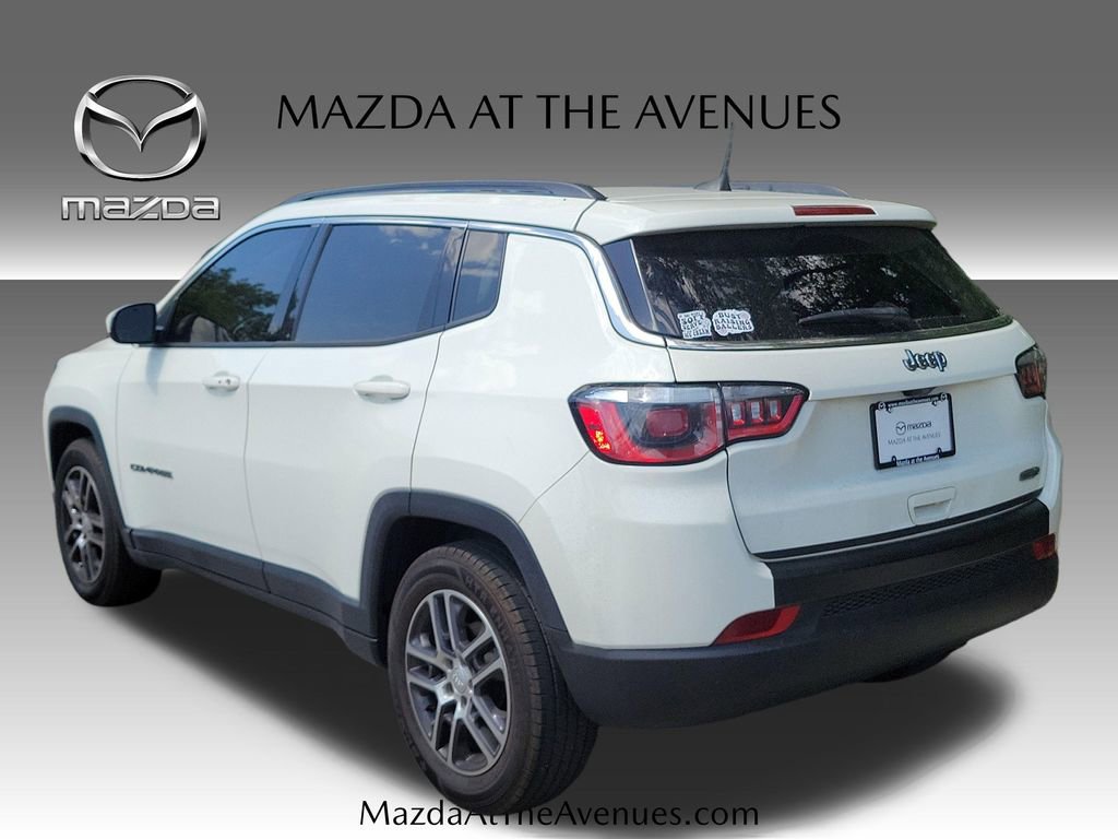 Used 2019 Jeep Compass Latitude FWD image 16