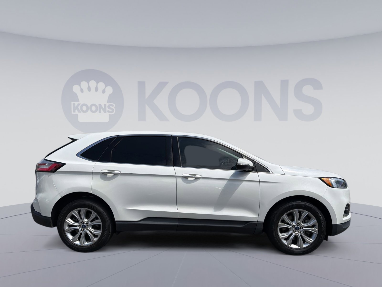 Used 2022 Ford Edge Titanium w/ Equipment Group 301A AWD/4WD image 8