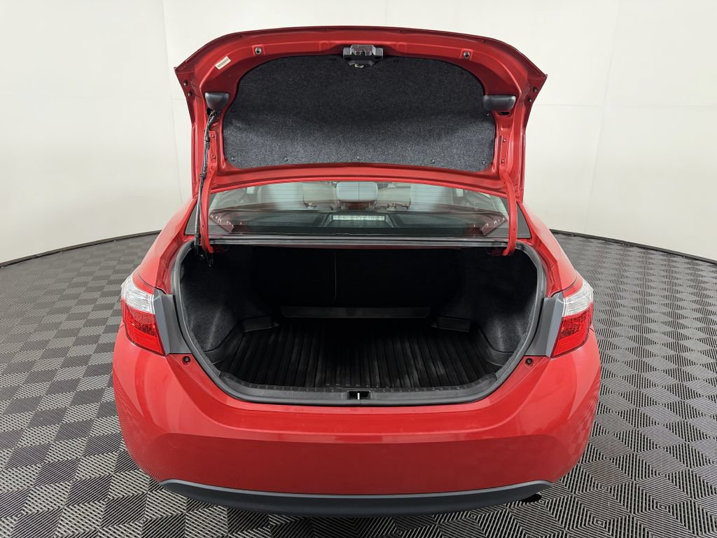 Used 2015 Toyota Corolla LE FWD image 9