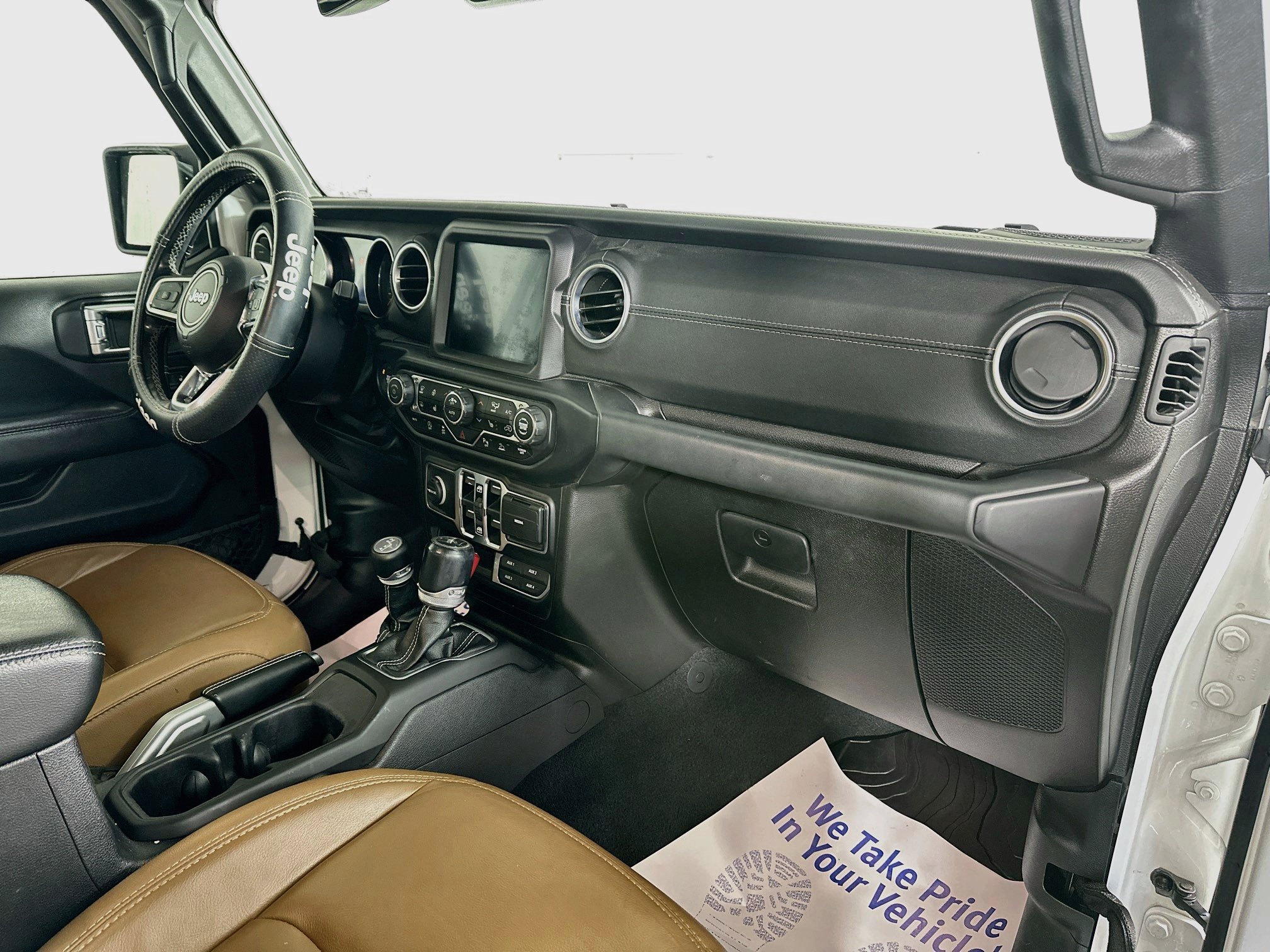 Used 2020 Jeep Gladiator Overland AWD/4WD image 27