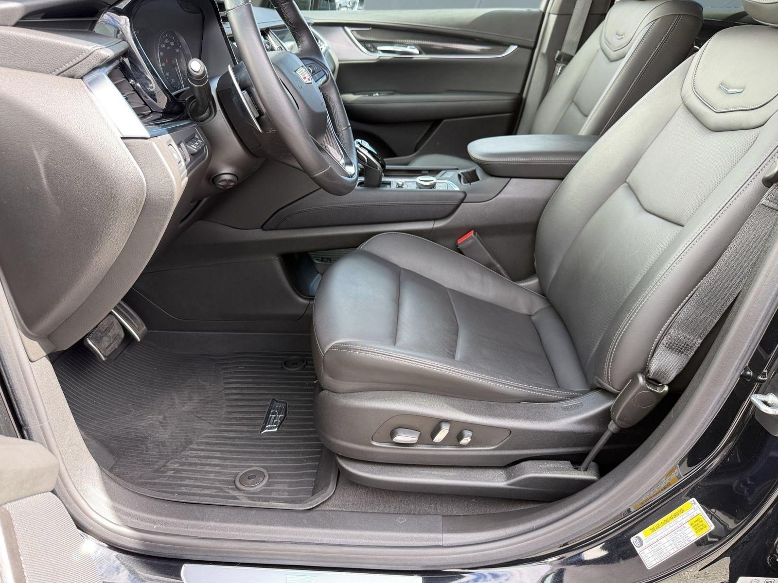 Used 2024 Cadillac XT6 Sport w/ LPO, Onyx Lite Package AWD/4WD image 4