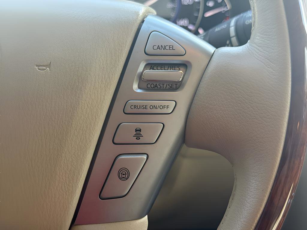Used 2016 INFINITI QX80 4WD w/ Deluxe Technology Package image 17