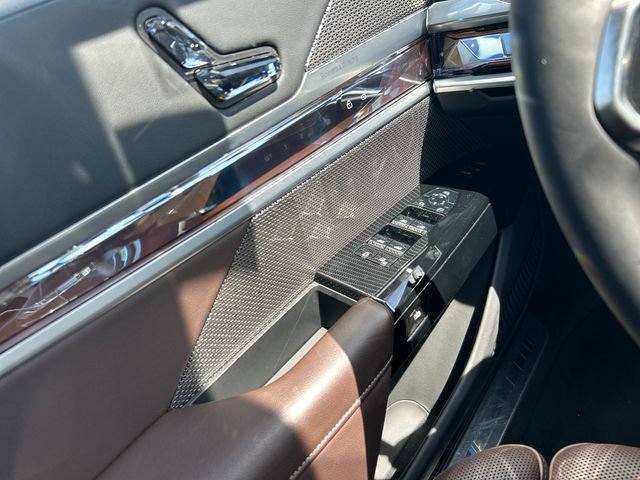 Used 2026 BMW 740i xDrive AWD/4WD image 11